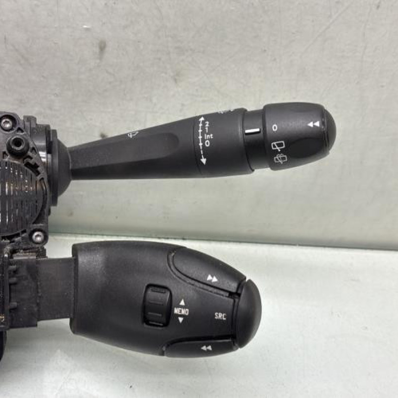 Com (Bloc Contacteur Tournant+Commodo Essuie Glace+Commodo Phare) PEUGEOT 208 1 Photo n°4