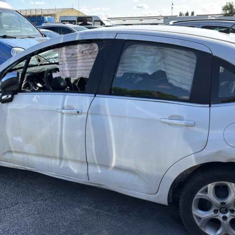 Vitre arriere droit CITROEN C3 2 Photo n°10