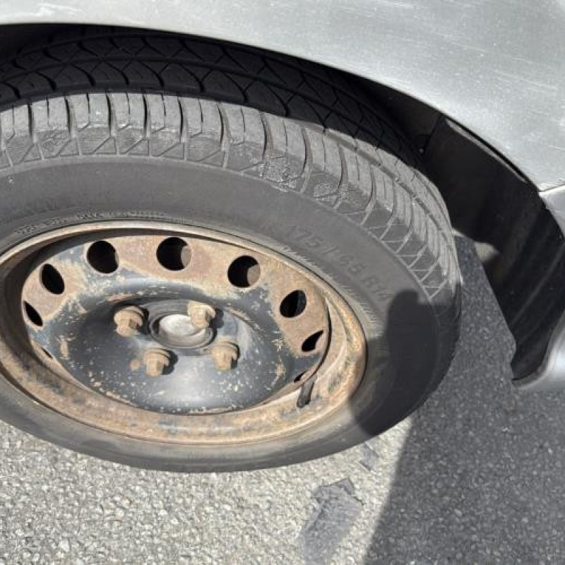 Bouchon de carburant PEUGEOT 206 Photo n°12