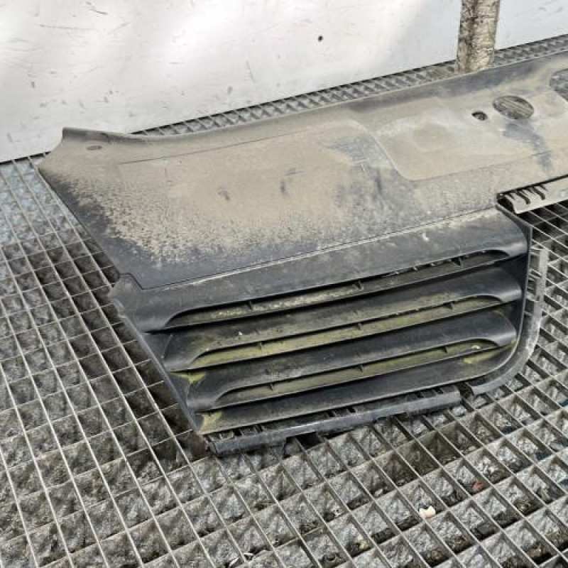 Calandre RENAULT CLIO 2 Photo n°2