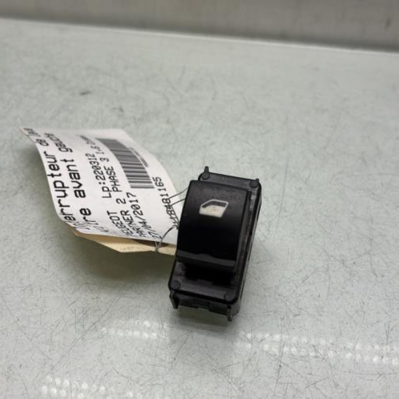 Interrupteur de leve vitre avant gauche PEUGEOT PARTNER 2 Photo n°1