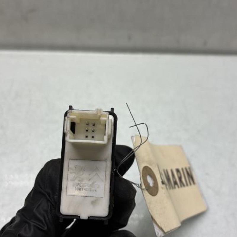 Interrupteur de leve vitre avant gauche PEUGEOT PARTNER 2 Photo n°3