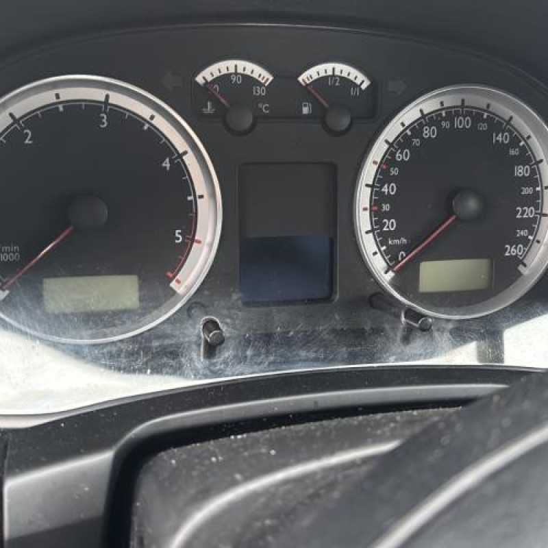 Calandre VOLKSWAGEN GOLF 4 Photo n°17