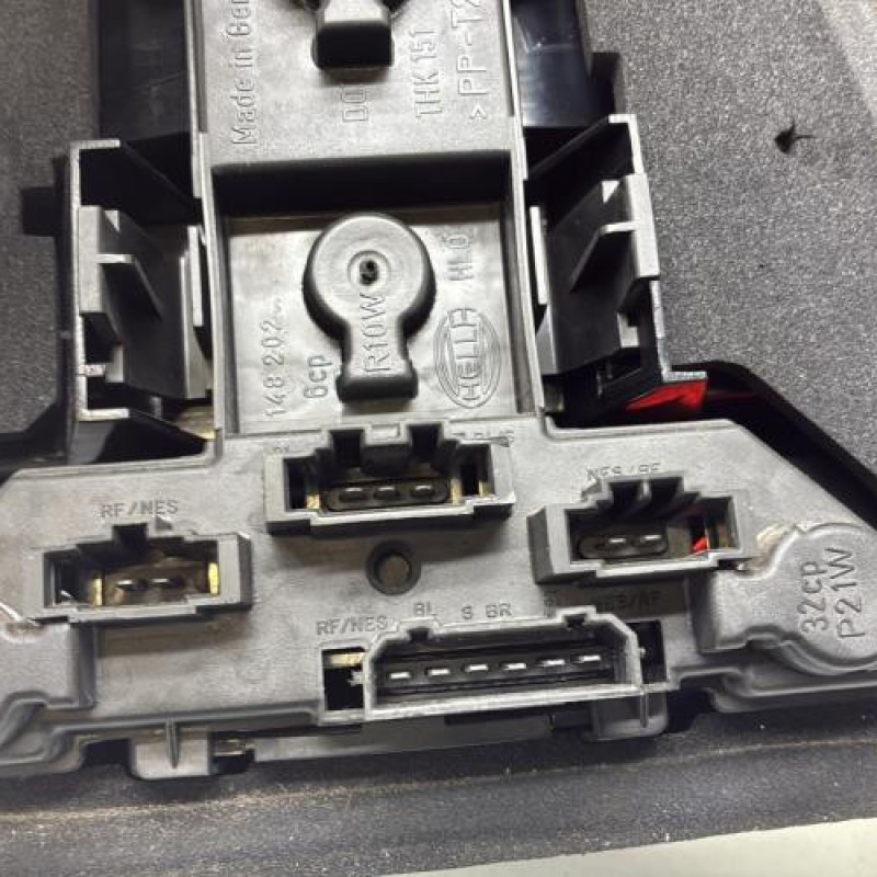 Feu arriere principal gauche (feux) VOLKSWAGEN GOLF 4 Photo n°3