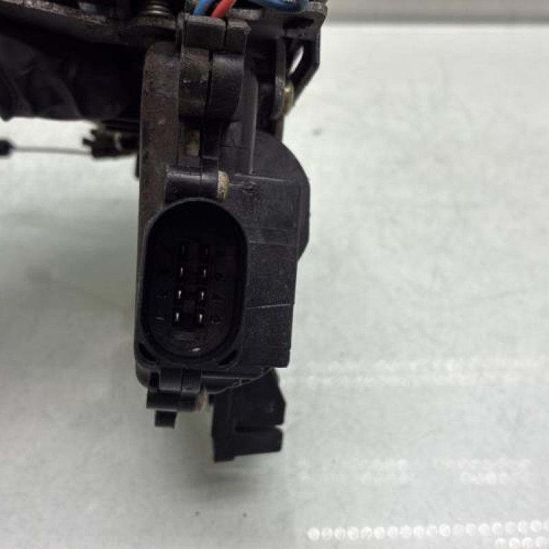 Serrure avant gauche VOLKSWAGEN GOLF 4 Photo n°3