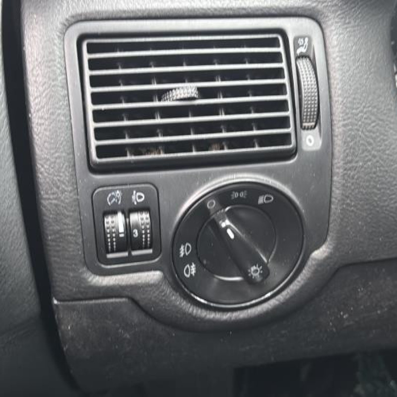 Serrure avant gauche VOLKSWAGEN GOLF 4 Photo n°18