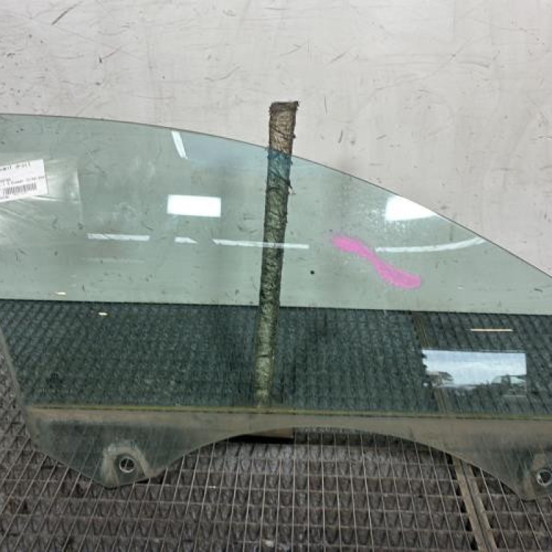 Vitre avant droit AUDI A6 3 Photo n°1