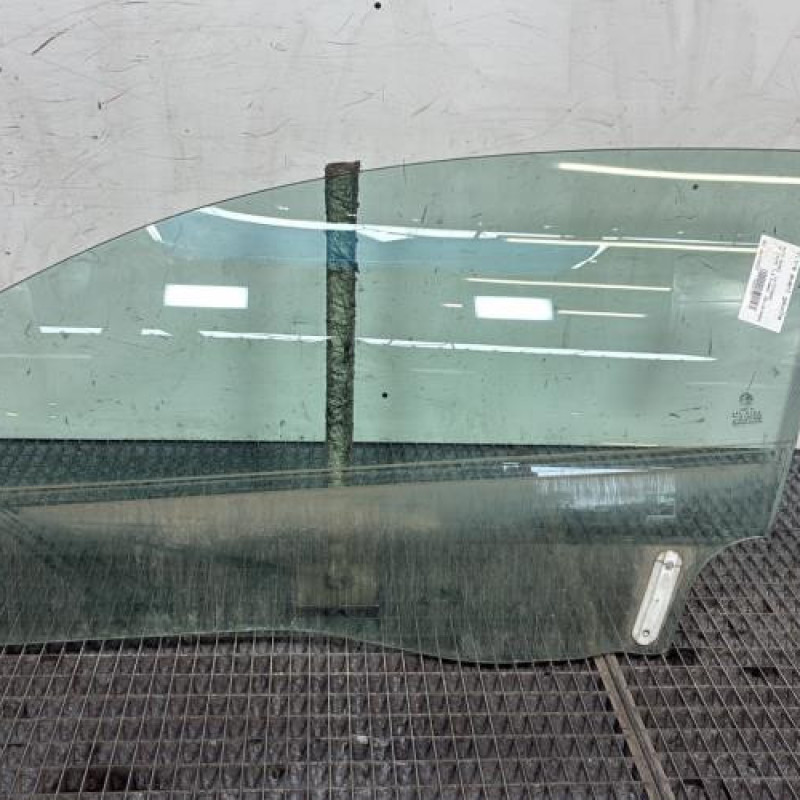 Vitre avant gauche ALFA ROMEO GT Photo n°1