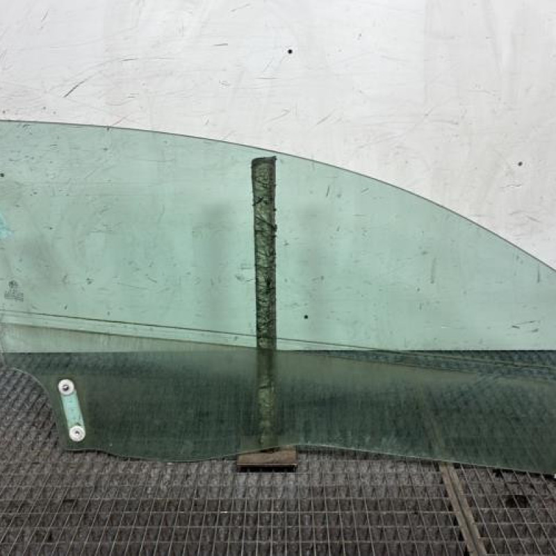 Vitre avant gauche ALFA ROMEO GT Photo n°4