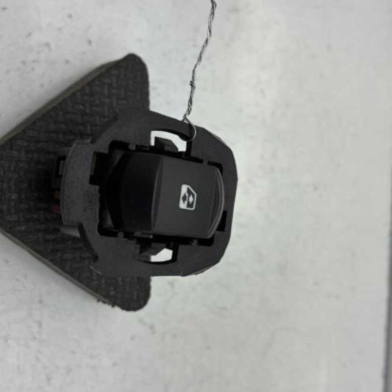 Interrupteur de leve vitre avant droit RENAULT LAGUNA 2 Photo n°1