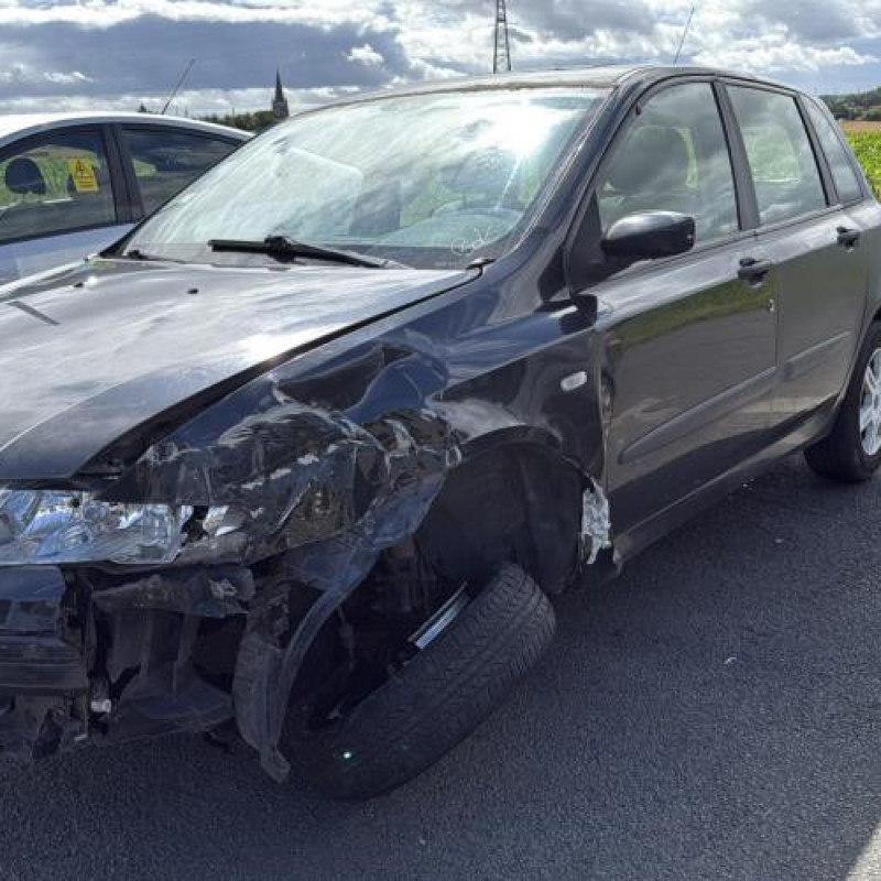 Fermeture de capot FIAT STILO Photo n°4