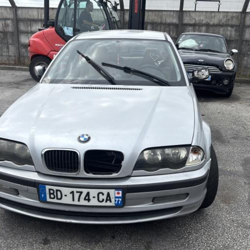 Bouton de coffre BMW SERIE 3 E46 Photo n°11