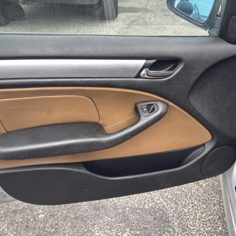 Bouton de coffre BMW SERIE 3 E46 Photo n°12