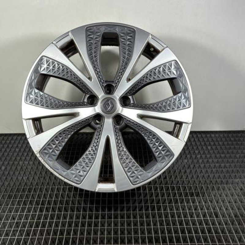 Jante RENAULT SCENIC 4 Photo n°1