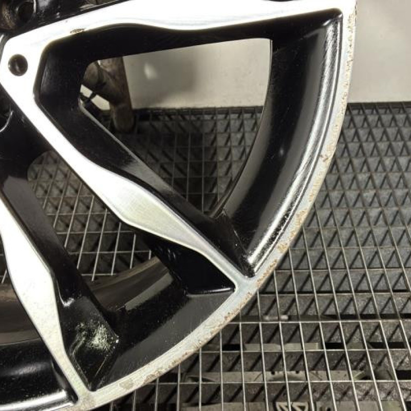 Jante MERCEDES CLASSE GLA 156 Photo n°3