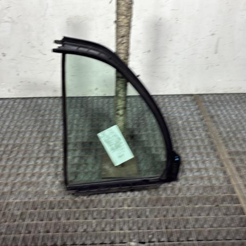 Custode arriere droit (porte) TOYOTA YARIS 2 Photo n°4