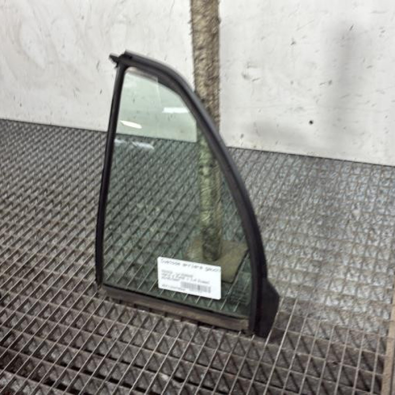 Custode arriere gauche (porte) TOYOTA YARIS 2 Photo n°3