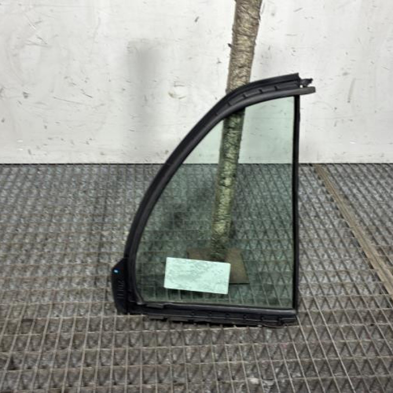 Custode arriere gauche (porte) TOYOTA YARIS 2 Photo n°4