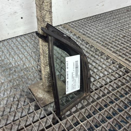 Custode avant droit (porte) TOYOTA YARIS 2