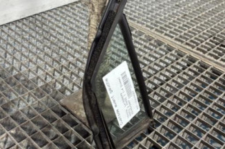 Custode avant gauche (porte) TOYOTA YARIS 2