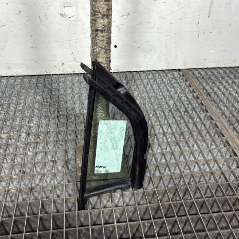 Custode avant gauche (porte) TOYOTA YARIS 2 Photo n°4