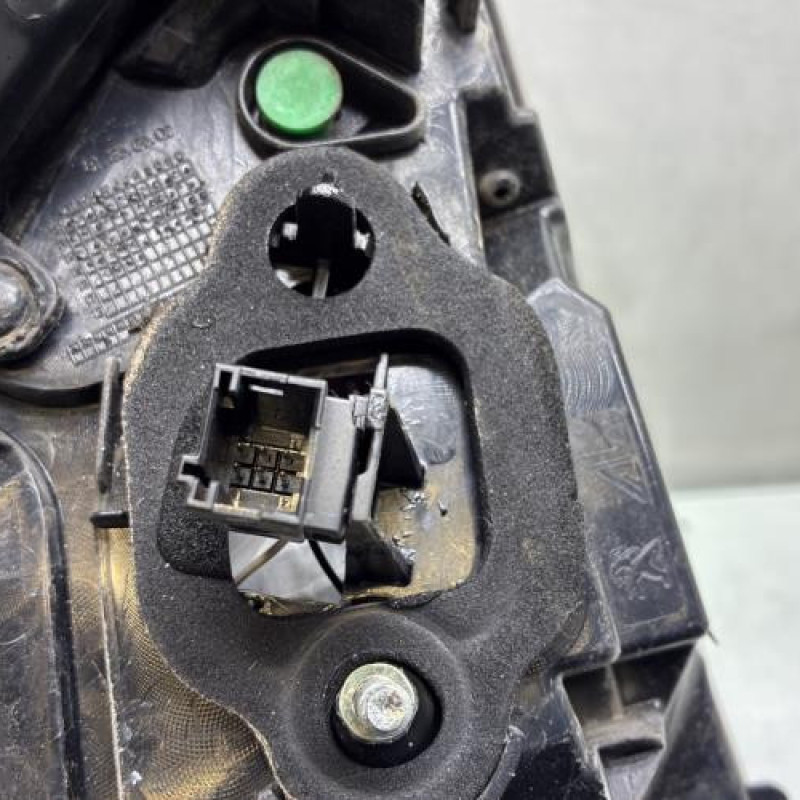 Feu arriere principal gauche (feux) PEUGEOT 308 2 Photo n°3