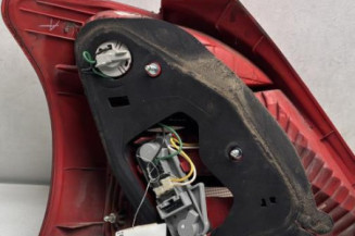 Feu arriere principal droit (feux) TOYOTA YARIS 2