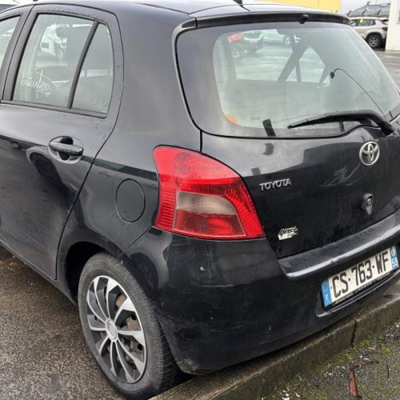 Feu arriere principal droit (feux) TOYOTA YARIS 2 Photo n°18