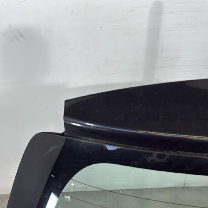 Malle/Hayon arriere TOYOTA YARIS 2 Photo n°2