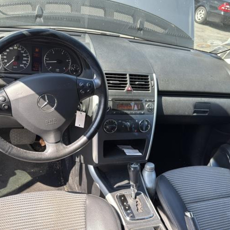 Porte avant droit MERCEDES CLASSE A 169 Photo n°19