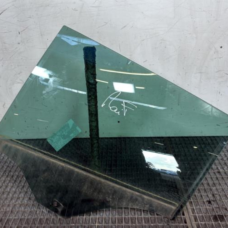 Vitre arriere gauche RENAULT MEGANE 4 Photo n°1