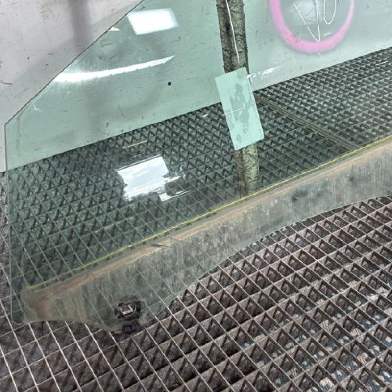 Vitre avant gauche RENAULT MEGANE 4 Photo n°2