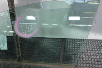 Vitre avant gauche RENAULT MEGANE 4