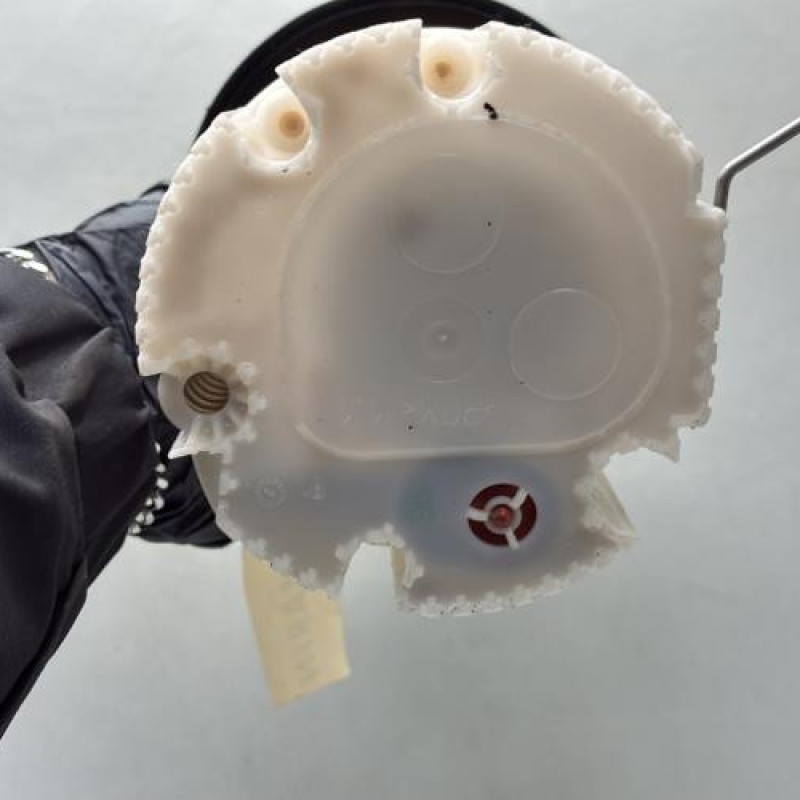 Pompe à carburant RENAULT MEGANE 4 Photo n°6