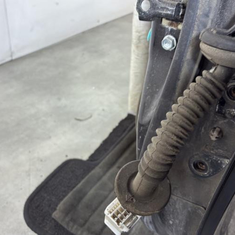 Porte arriere gauche TOYOTA YARIS 2 Photo n°5