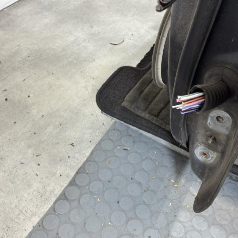 Porte avant gauche TOYOTA YARIS 2 Photo n°5