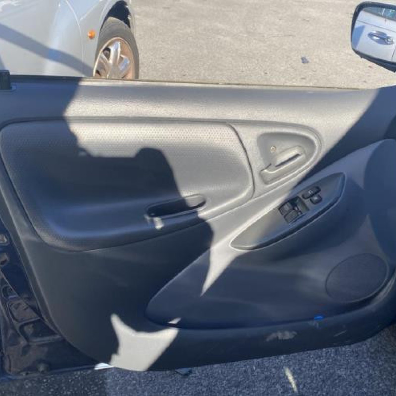 Porte avant droit TOYOTA YARIS 1 Photo n°10