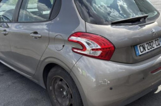 Pretensionneur de ceinture avant gauche PEUGEOT 208 1