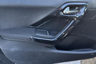 Serrure de capot PEUGEOT 208 1