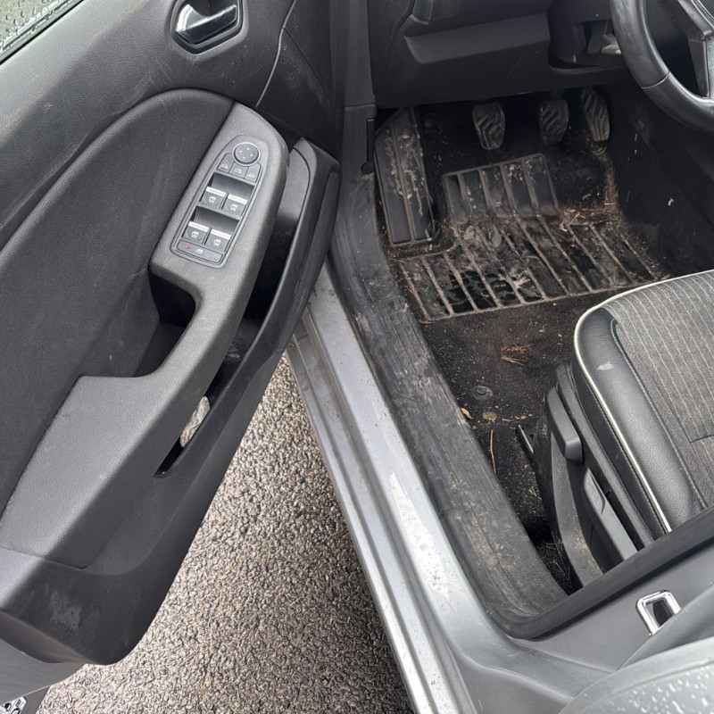 RENAULT CLIO 5 PHASE 1 1.0i - 12V TURBO TCE 90 Photo n°9