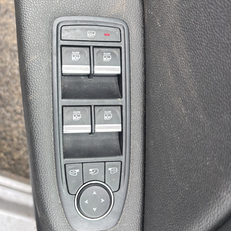 RENAULT CLIO 5 PHASE 1 1.0i - 12V TURBO TCE 90 Photo n°11