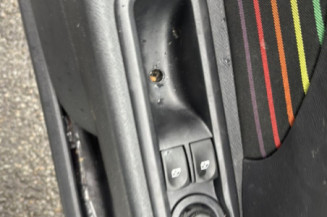 RENAULT TWINGO 2 PHASE 2 1.2i - 16V