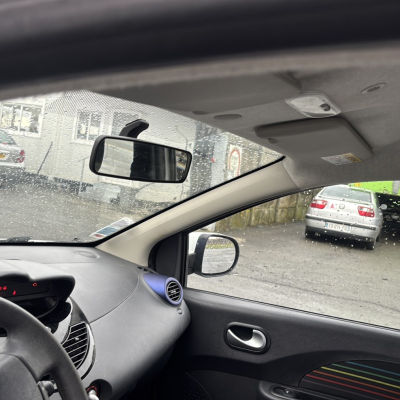 RENAULT TWINGO 2 PHASE 2 1.2i - 16V Photo n°17