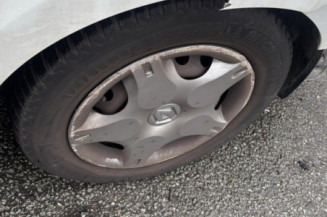 RENAULT TWINGO 2 PHASE 2 1.2i - 16V