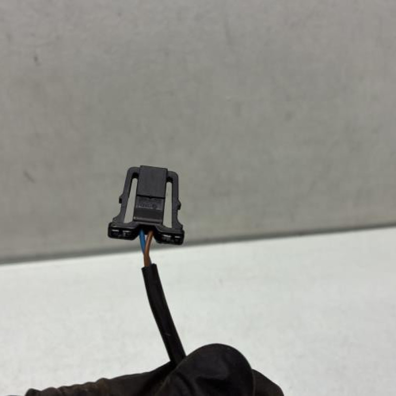 Actionneur verrou trappe d'essence VOLKSWAGEN POLO 5 Photo n°4