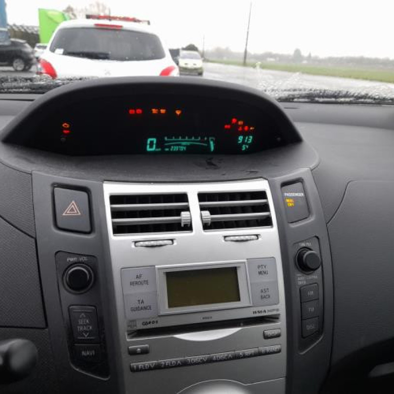 Moteur essuie glace avant TOYOTA YARIS 2 Photo n°15