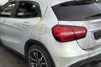 Renfort pare choc arriere (traverse) MERCEDES CLASSE GLA 156