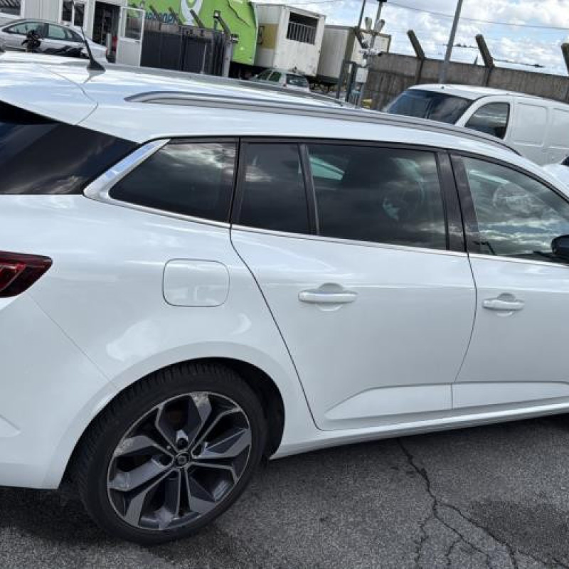 Renfort pare choc arriere (traverse) RENAULT MEGANE 4 Photo n°11