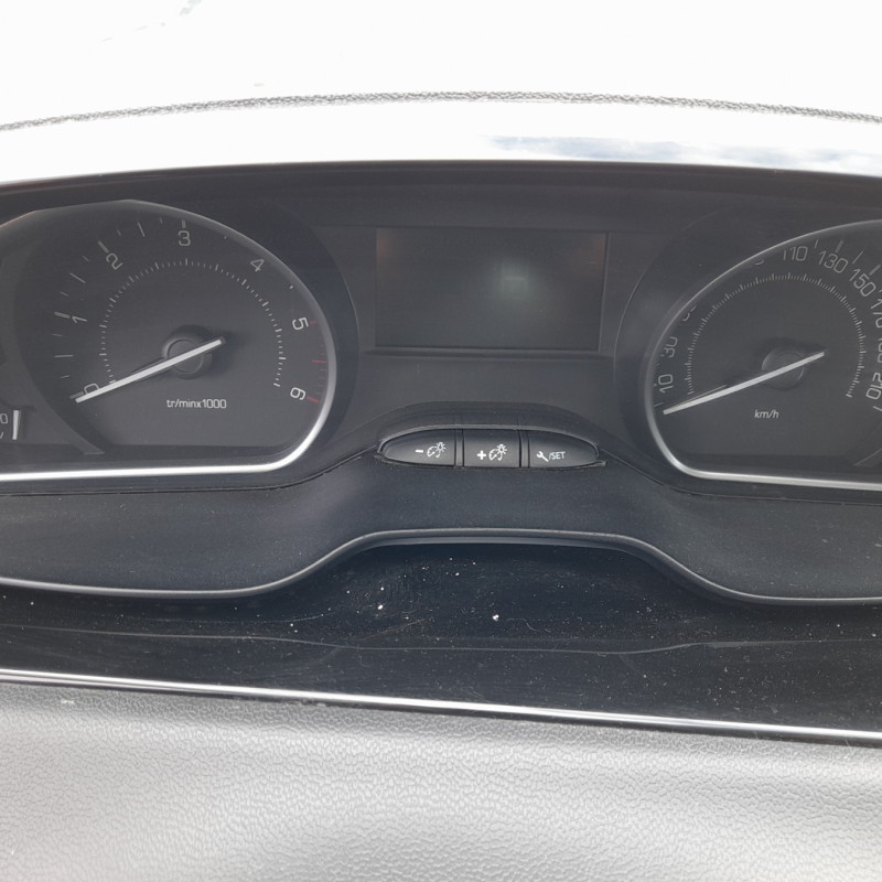 PEUGEOT 208 1 PHASE 2 1.6 BLUE HDI - 8V TURBO Photo n°10