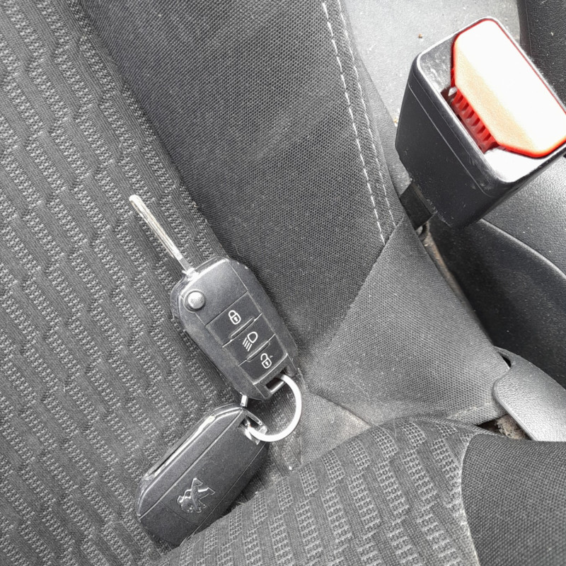 PEUGEOT 208 1 PHASE 2 1.6 BLUE HDI - 8V TURBO Photo n°11